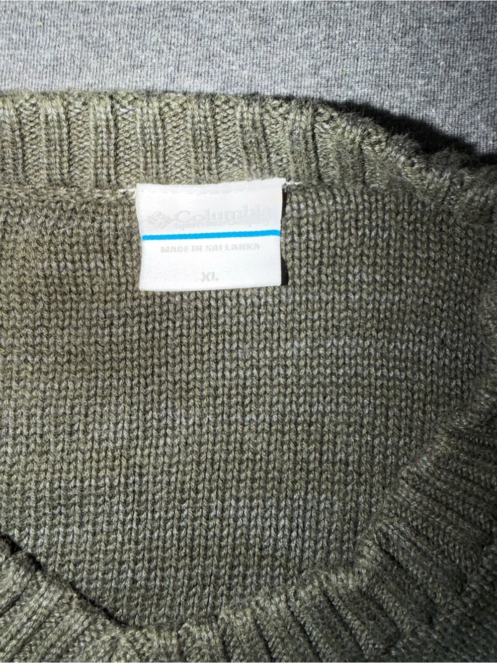 Men's Columbia Sweater in Olive Green Size XL